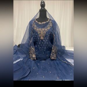 New arrivals CHARIZMA ready to wear suit with cutwork dupatta 
Size:40